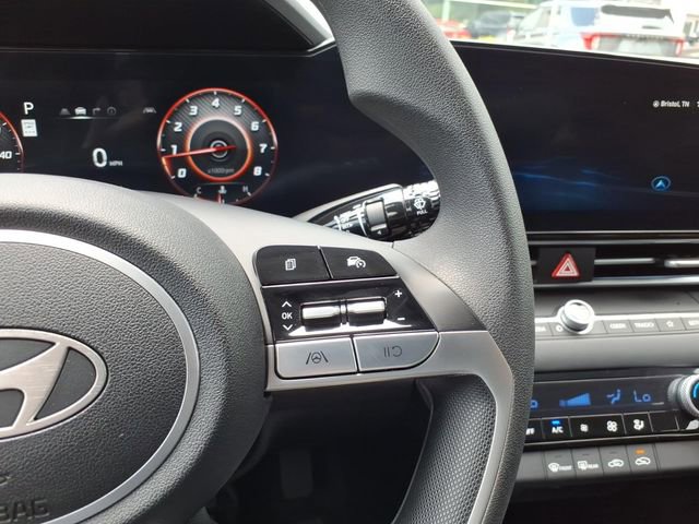Used 2024 Hyundai Elantra SEL FWD image 23