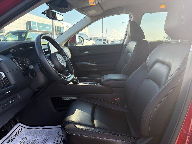Used 2024 Nissan Pathfinder SL FWD image 10