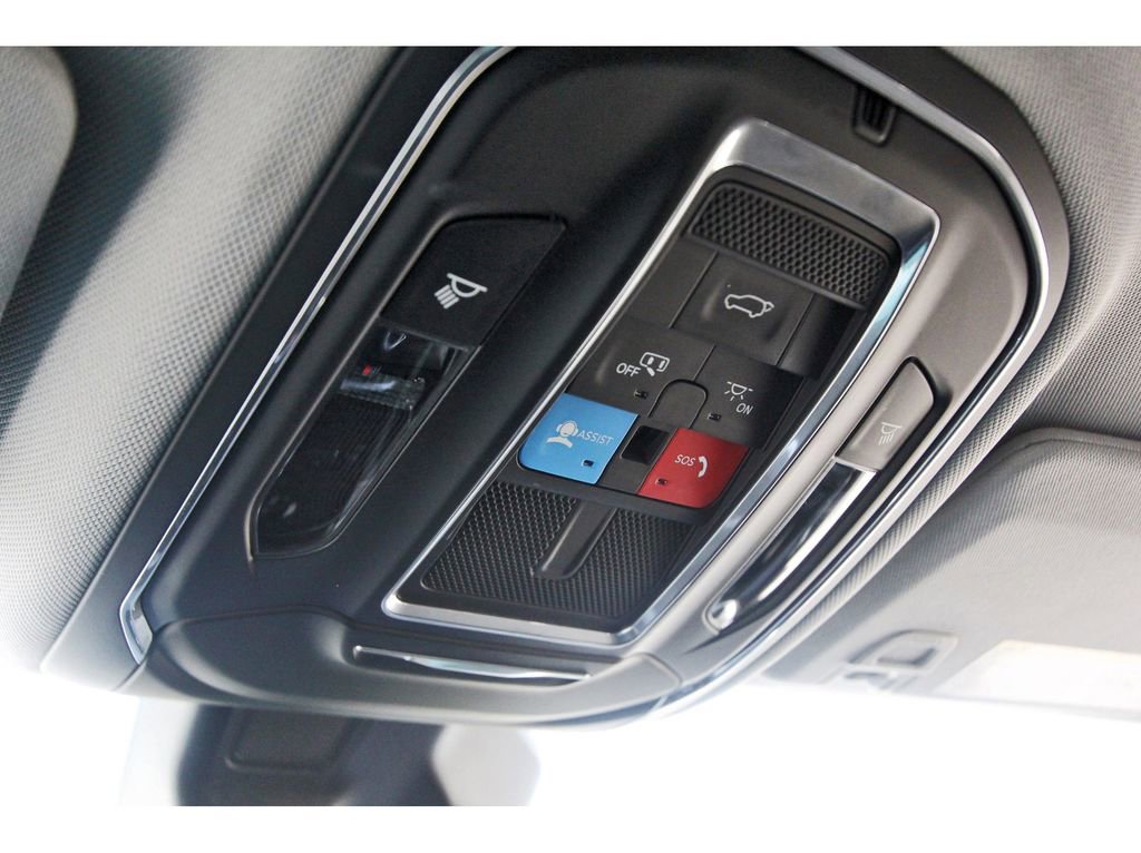 Used 2022 Jeep Grand Cherokee L Laredo w/ Luxury Tech Group I AWD/4WD image 25