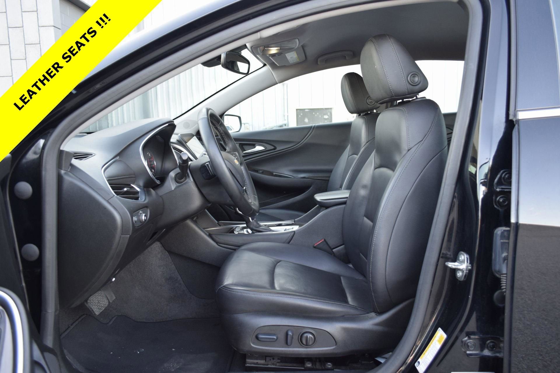 Used 2024 Chevrolet Malibu LT image 3