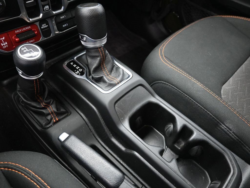 Used 2022 Jeep Gladiator Mojave w/ Cold Weather Group image 16