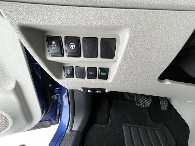 Used 2022 Nissan Rogue Sport SL image 16