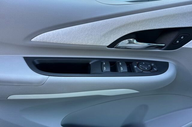 Used 2019 Chevrolet Bolt Premier w/ Infotainment Package image 8