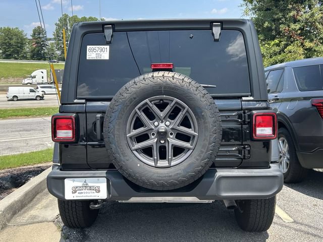 Used 2024 Jeep Wrangler Unlimited Sport AWD/4WD image 7