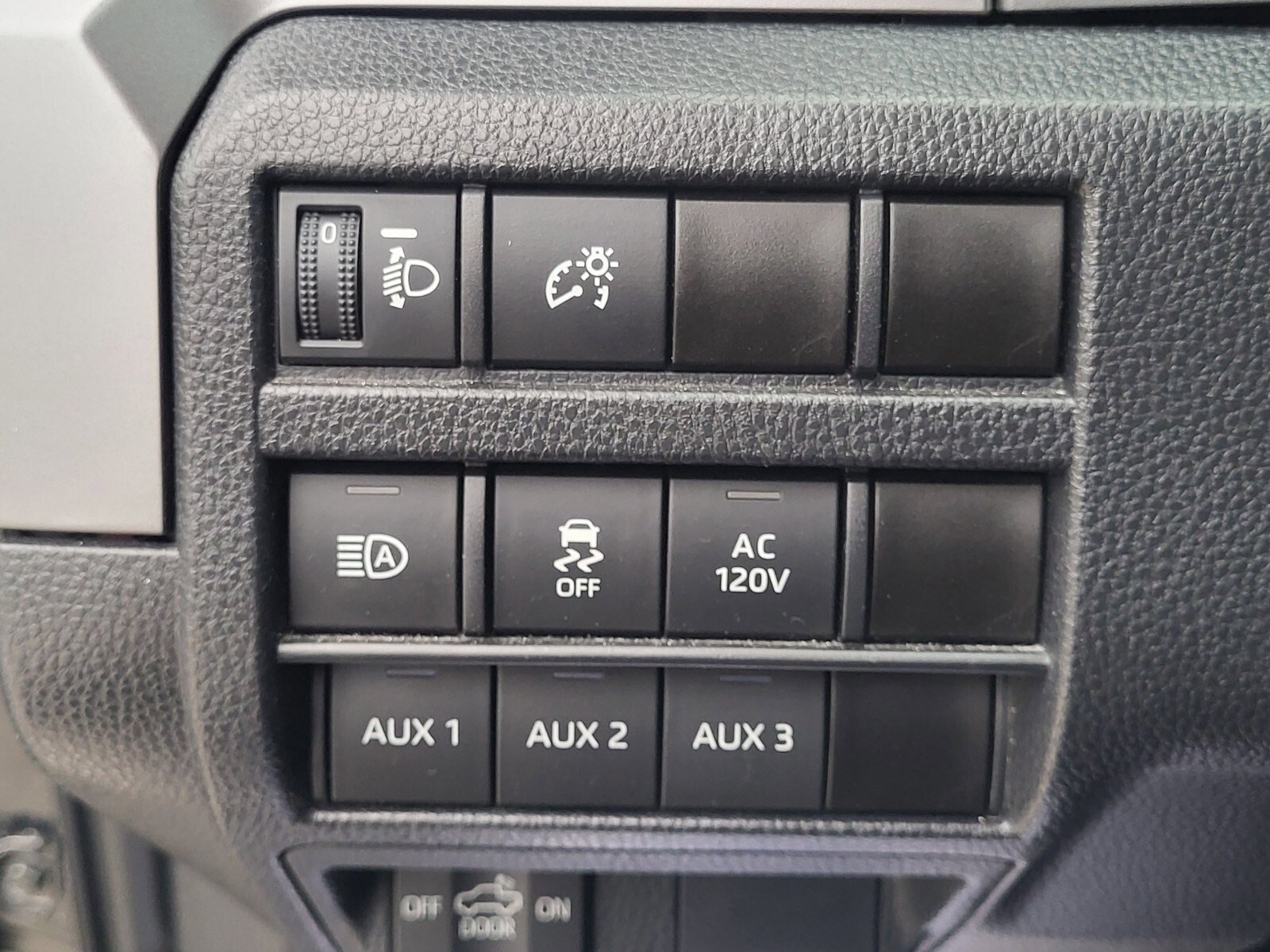 Used 2024 Toyota Tacoma TRD Off-Road image 23