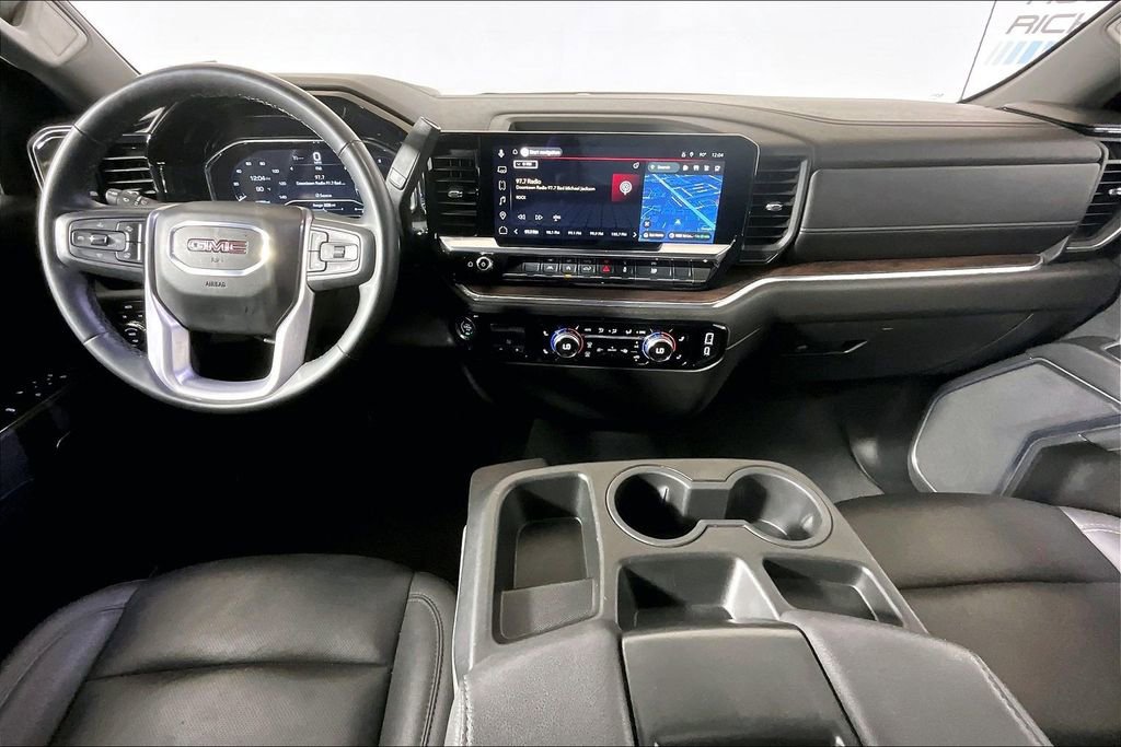 Used 2025 GMC Sierra 1500 SLT image 11