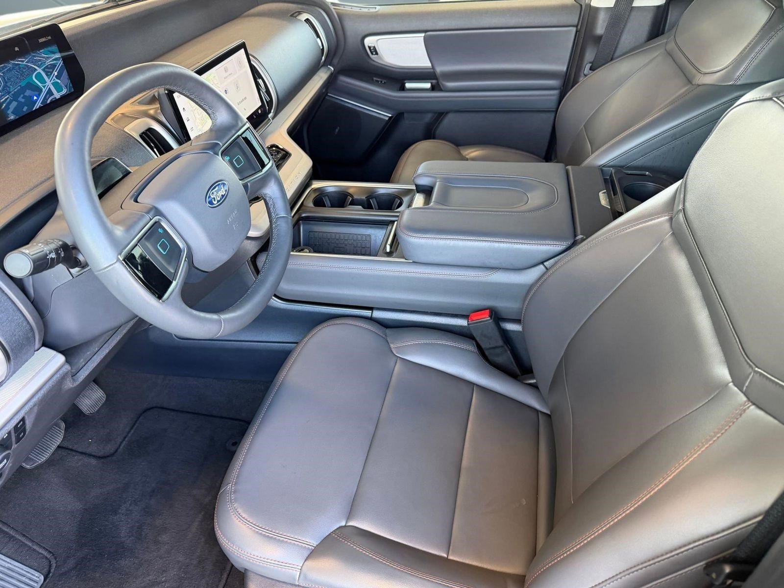 Certified 2025 Ford Expedition Max Active image 9