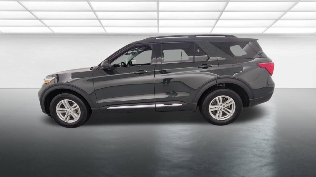Certified 2024 Ford Explorer XLT w/ Equipment Group 202A AWD/4WD image 6