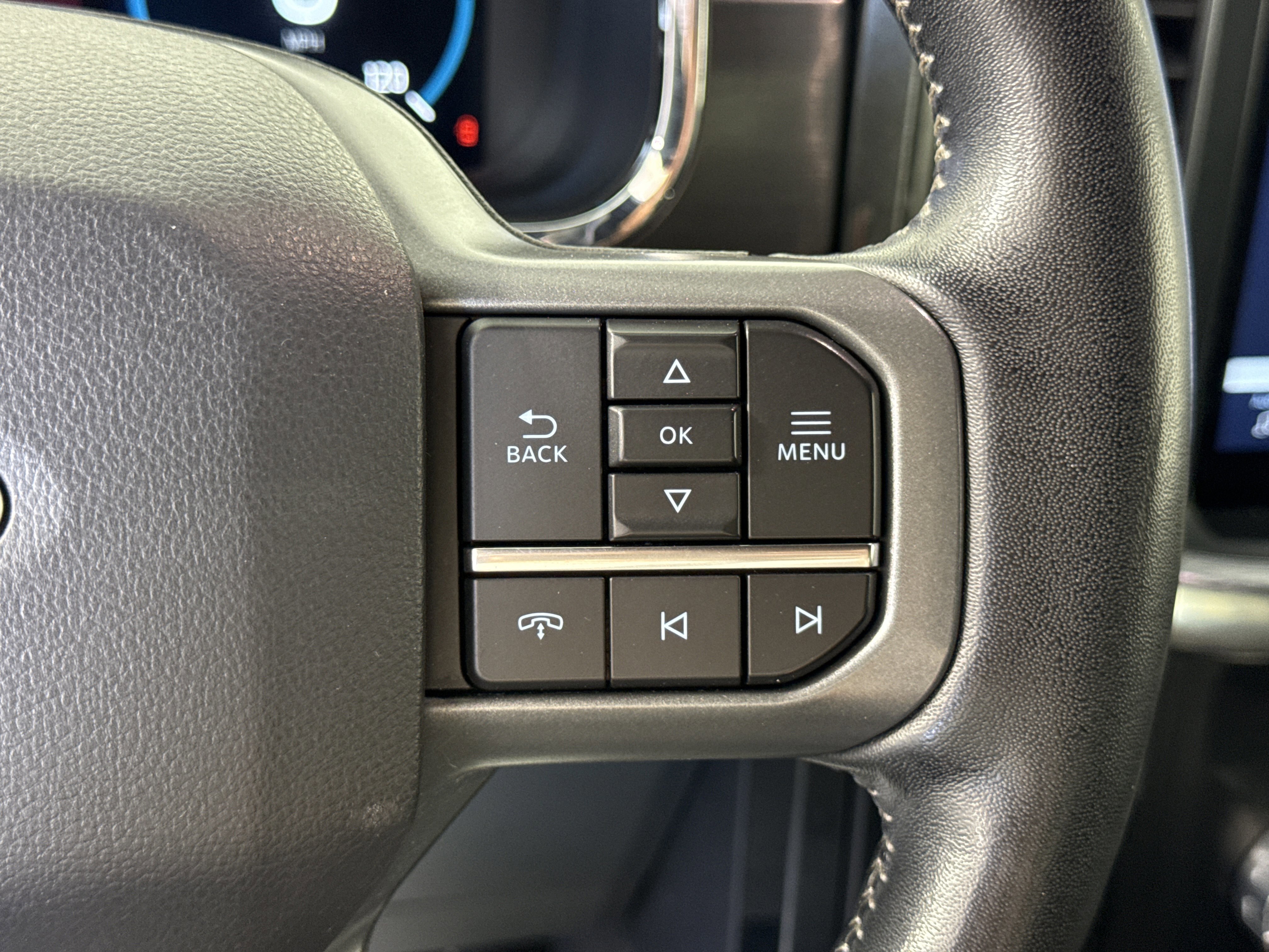 Certified 2022 Ford F150 Lariat w/ Equipment Group 502A High image 26