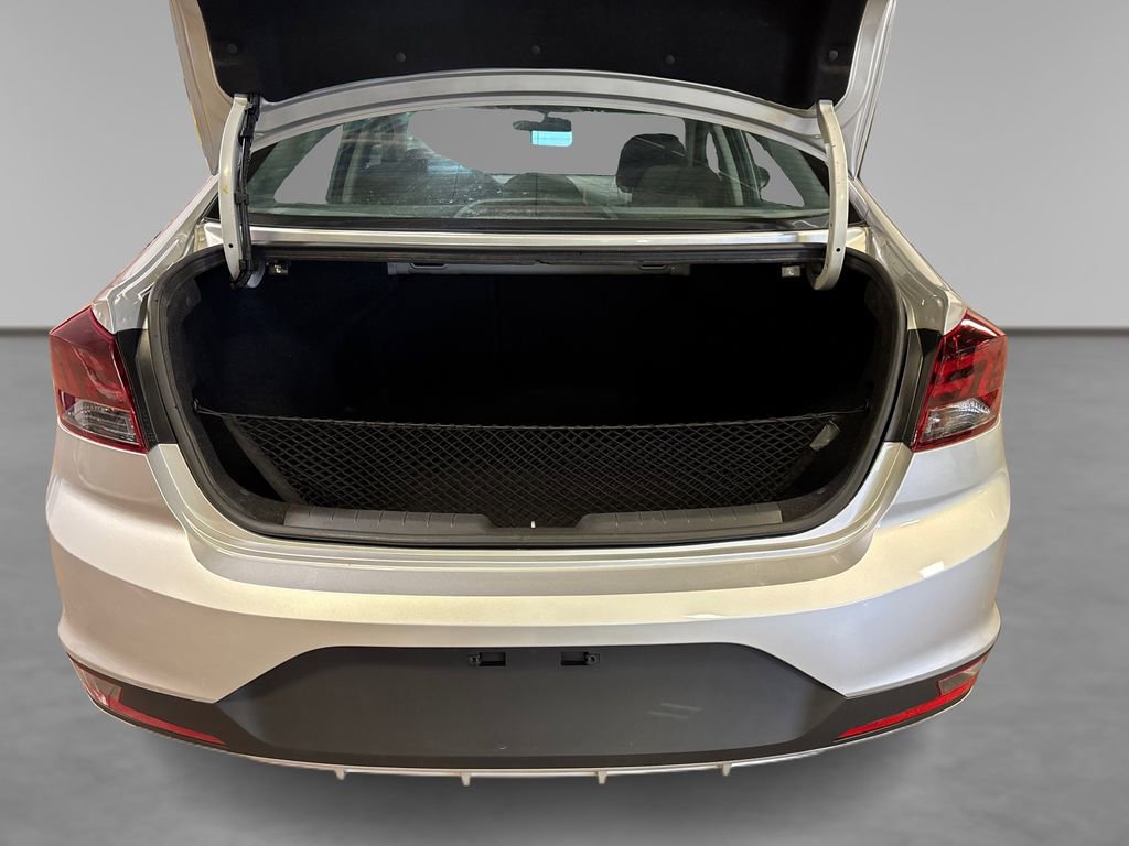 Used 2019 Hyundai Elantra SE w/ Cargo Package FWD image 11
