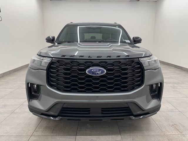 Certified 2025 Ford Explorer ST-Line w/ ST-Line Street Pack image 7