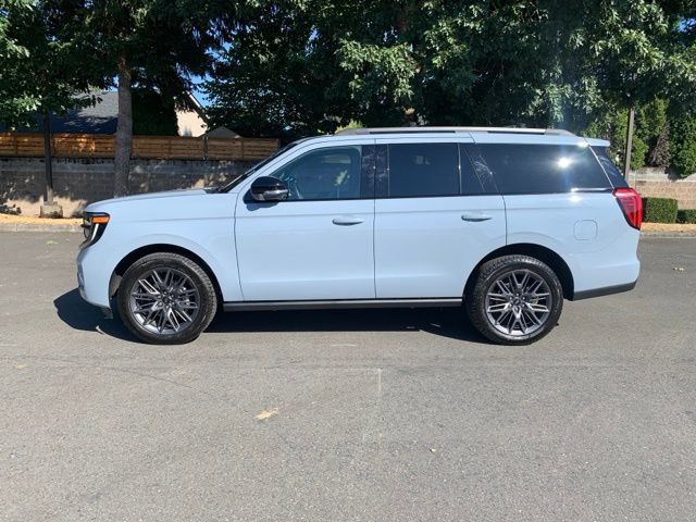 Certified 2027 Ford Expedition Platinum w/ Stealth Appearance Package AWD/4WD image 2