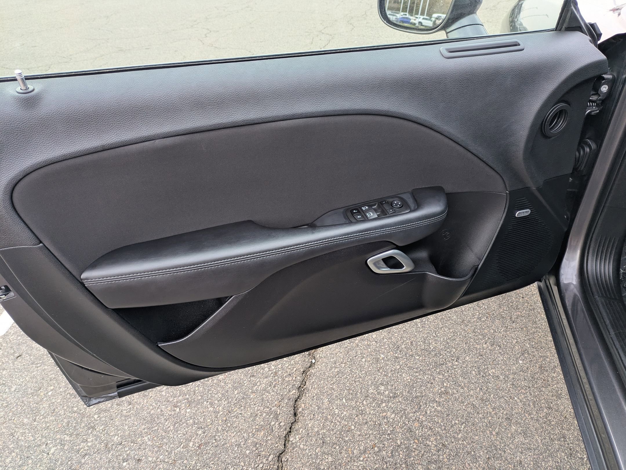 Used 2022 Dodge Challenger SXT w/ Driver Convenience Group image 13