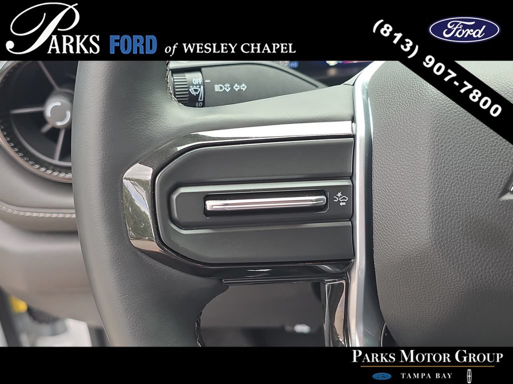Used 2024 Chevrolet Colorado LT RWD image 27