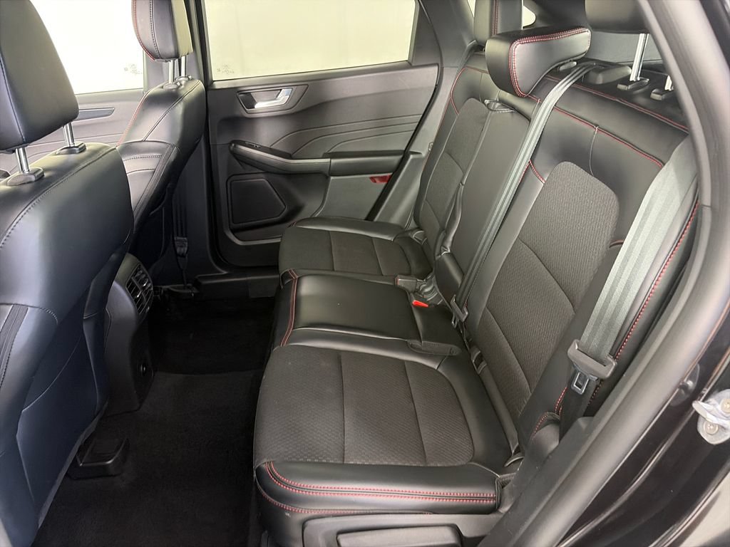 Certified 2025 Ford Escape ST-Line Select AWD/4WD image 13