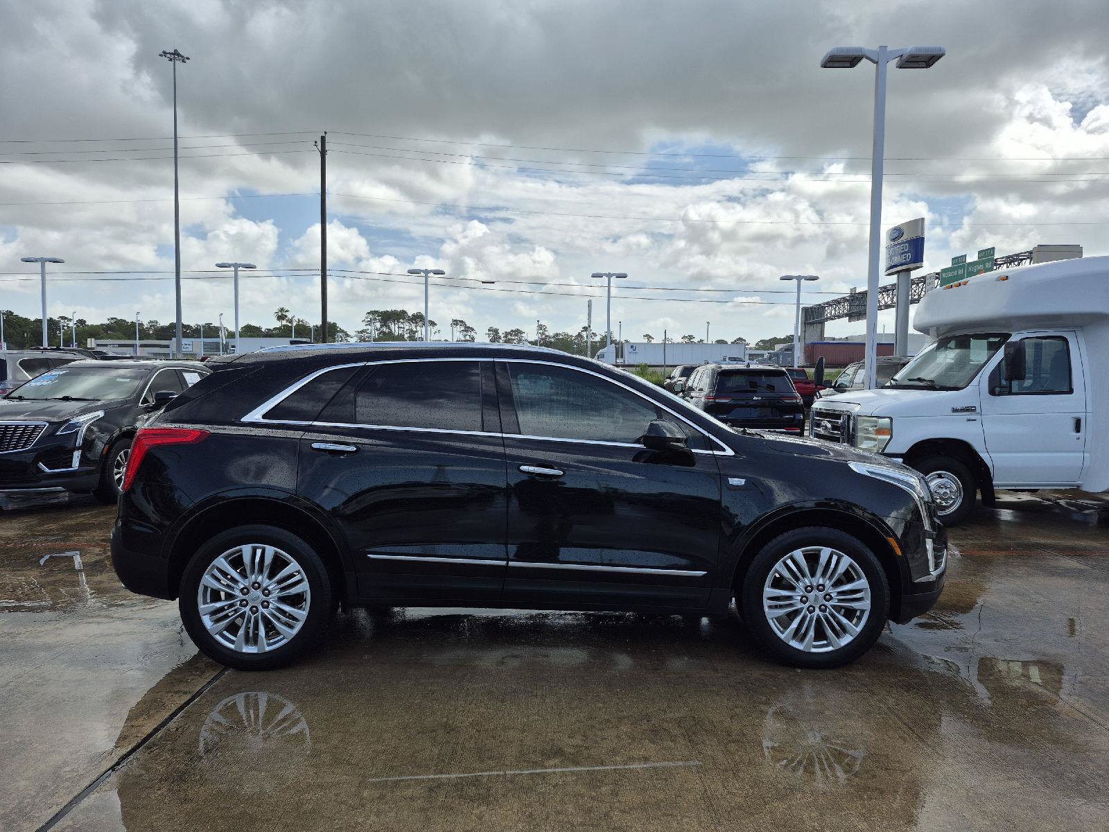 Used 2017 Cadillac XT5 Premium Luxury FWD image 16