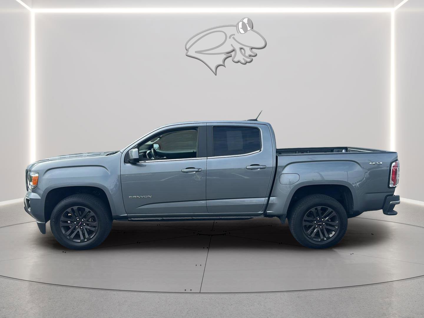 Used 2020 GMC Canyon SLE w/ Elevation Edition image 6
