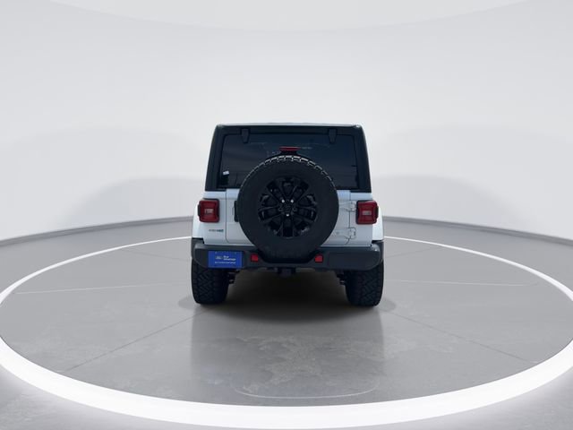 Used 2021 Jeep Wrangler Unlimited Sahara w/ Cold Weather Group AWD/4WD image 6