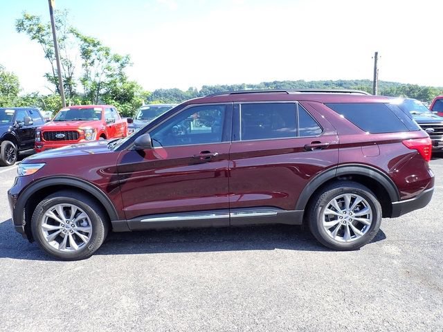 Certified 2023 Ford Explorer XLT w/ Equipment Group 202A AWD/4WD image 2