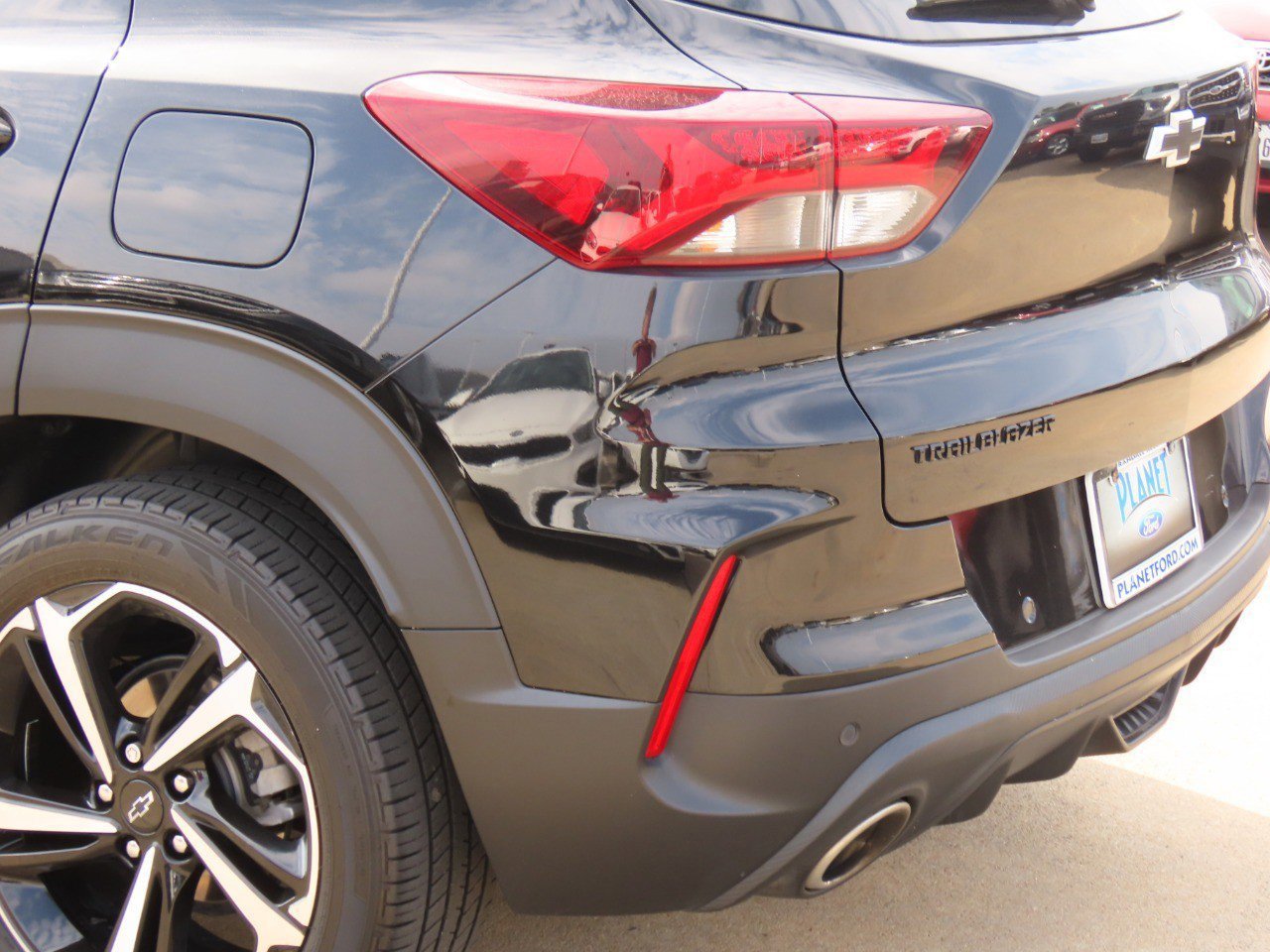 Used 2022 Chevrolet TrailBlazer RS w/ Sun and Liftgate Package image 13