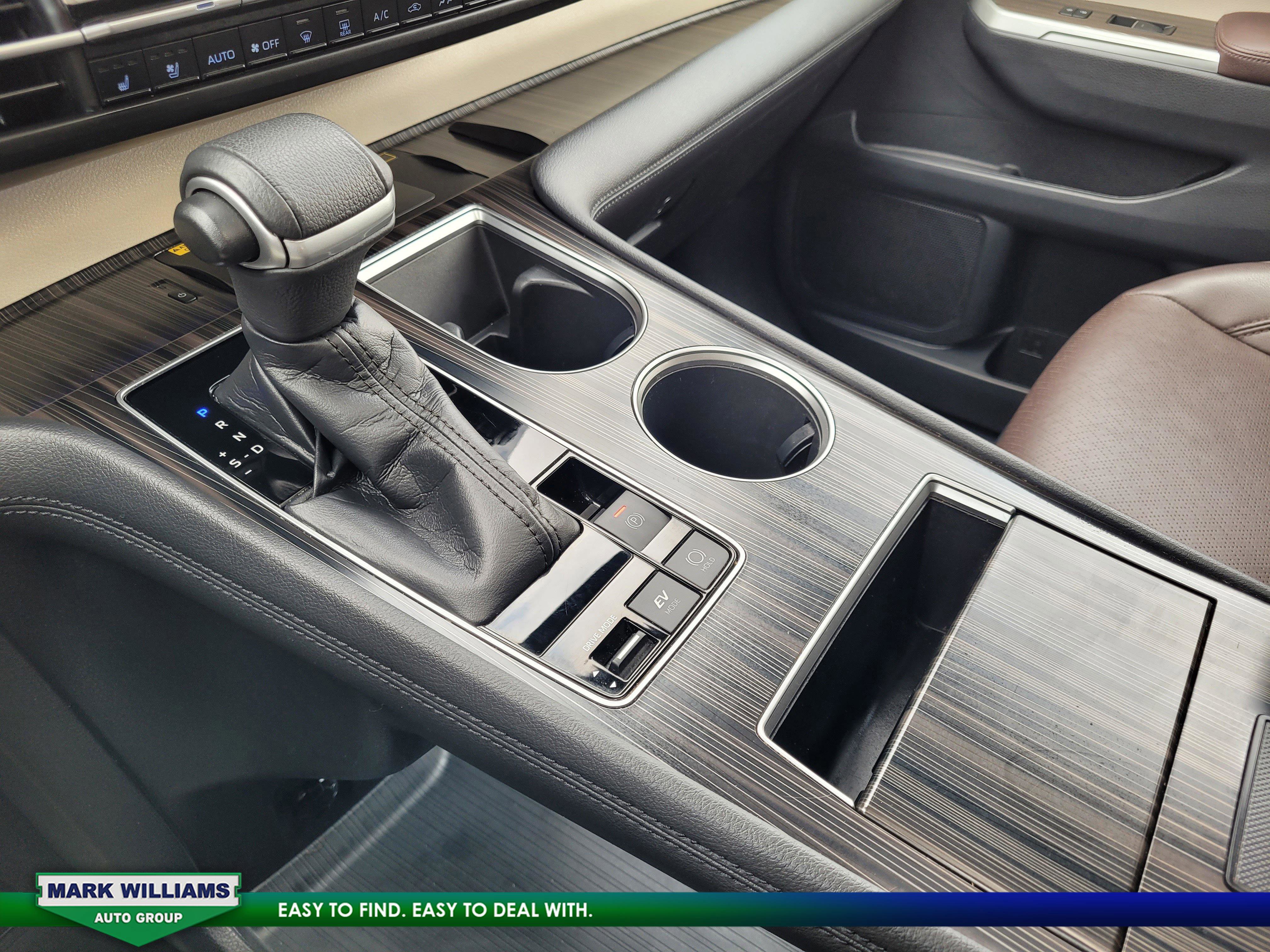 Used 2021 Toyota Sienna Platinum image 29