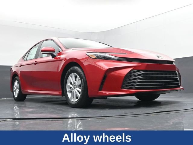 Used 2025 Toyota Camry LE FWD image 21