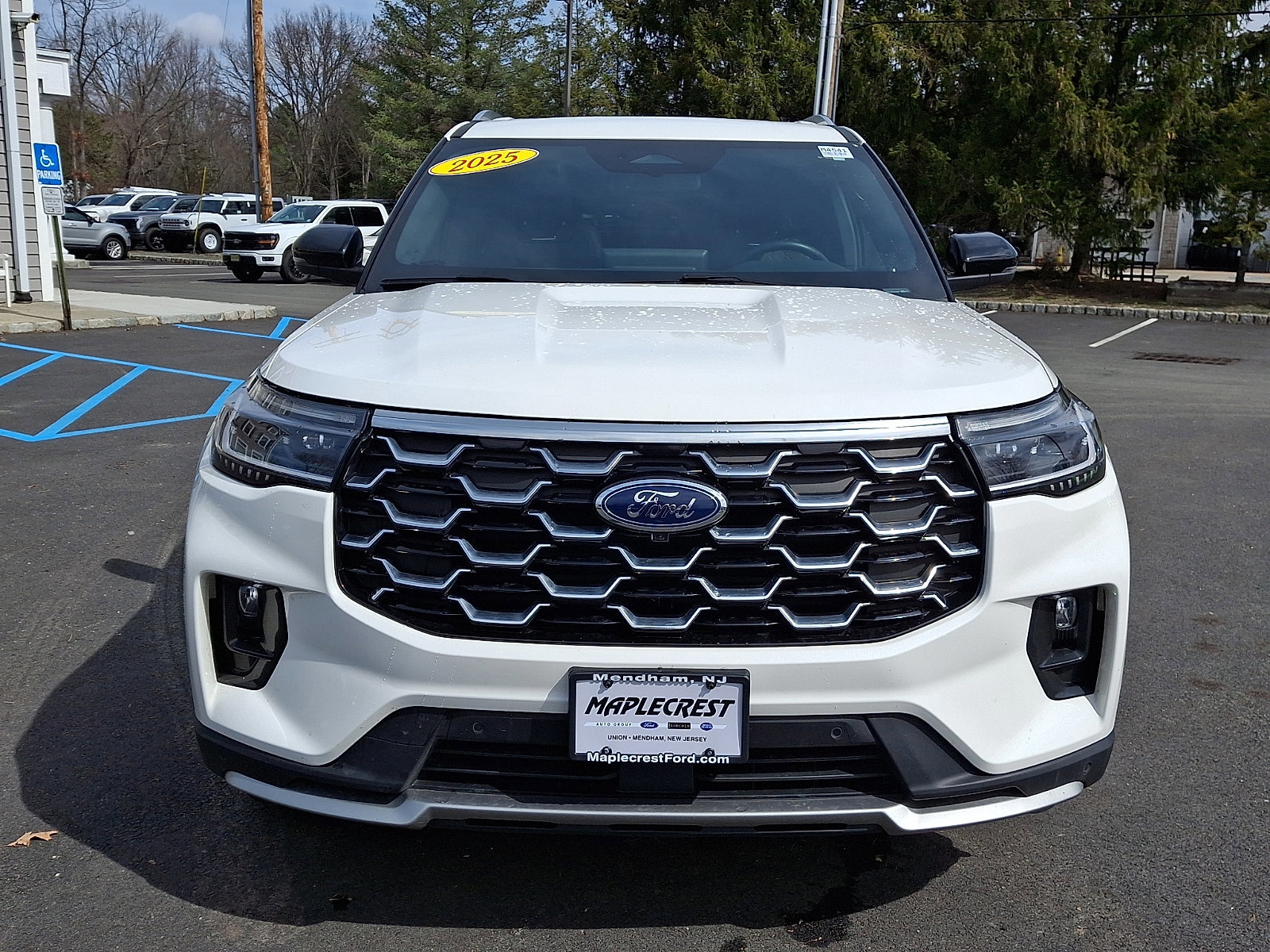 Certified 2025 Ford Explorer Platinum w/ LUX Leather Package image 8