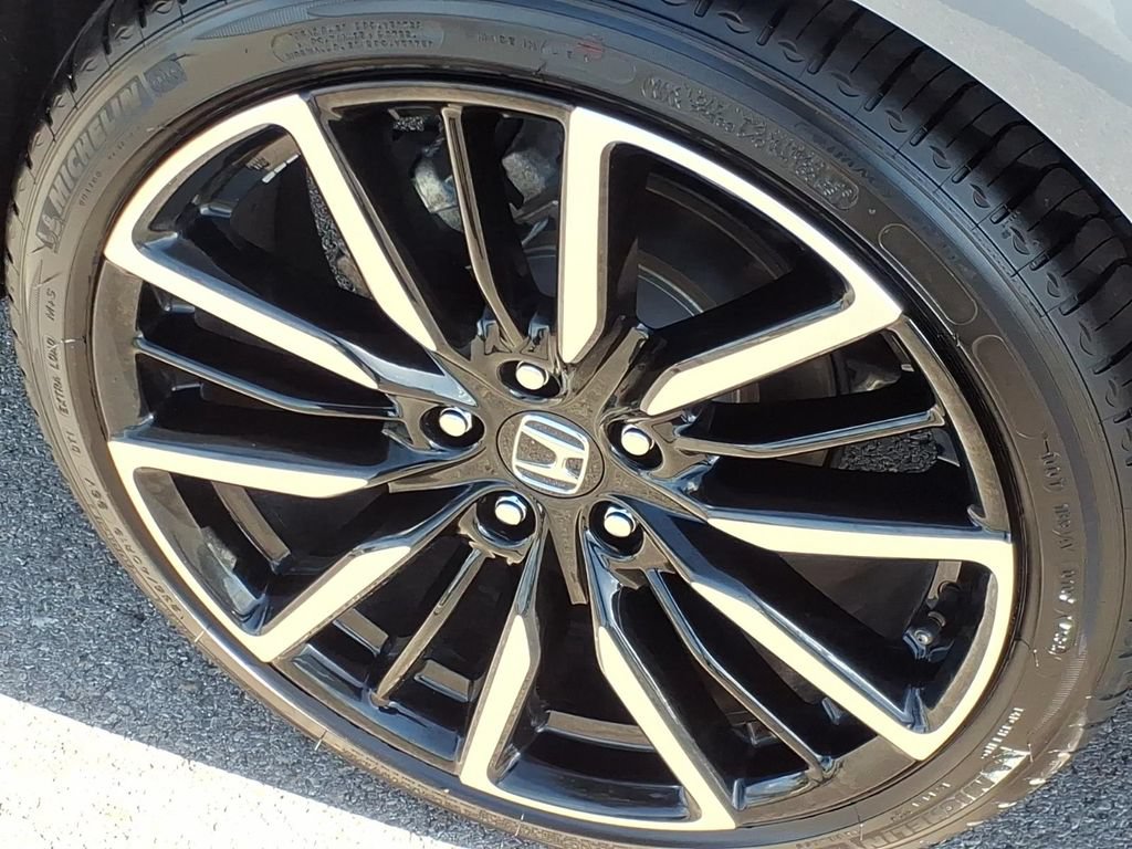 Used 2025 Honda Accord Touring image 8