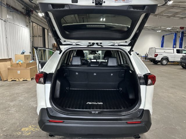Used 2022 Toyota RAV4 XLE Premium AWD/4WD image 25