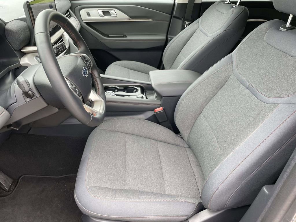 Certified 2025 Ford Explorer Active RWD image 13