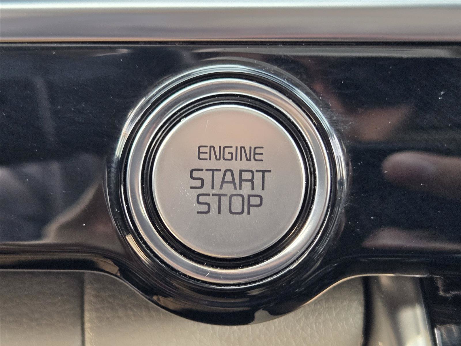 Used 2022 Kia Carnival SX Prestige FWD image 19
