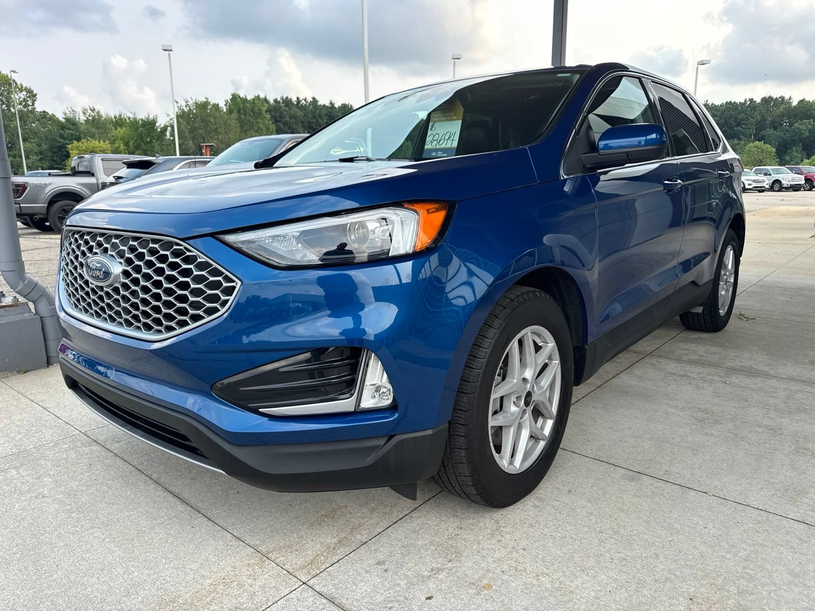 Certified 2024 Ford Edge SEL w/ Convenience Package AWD/4WD image 3