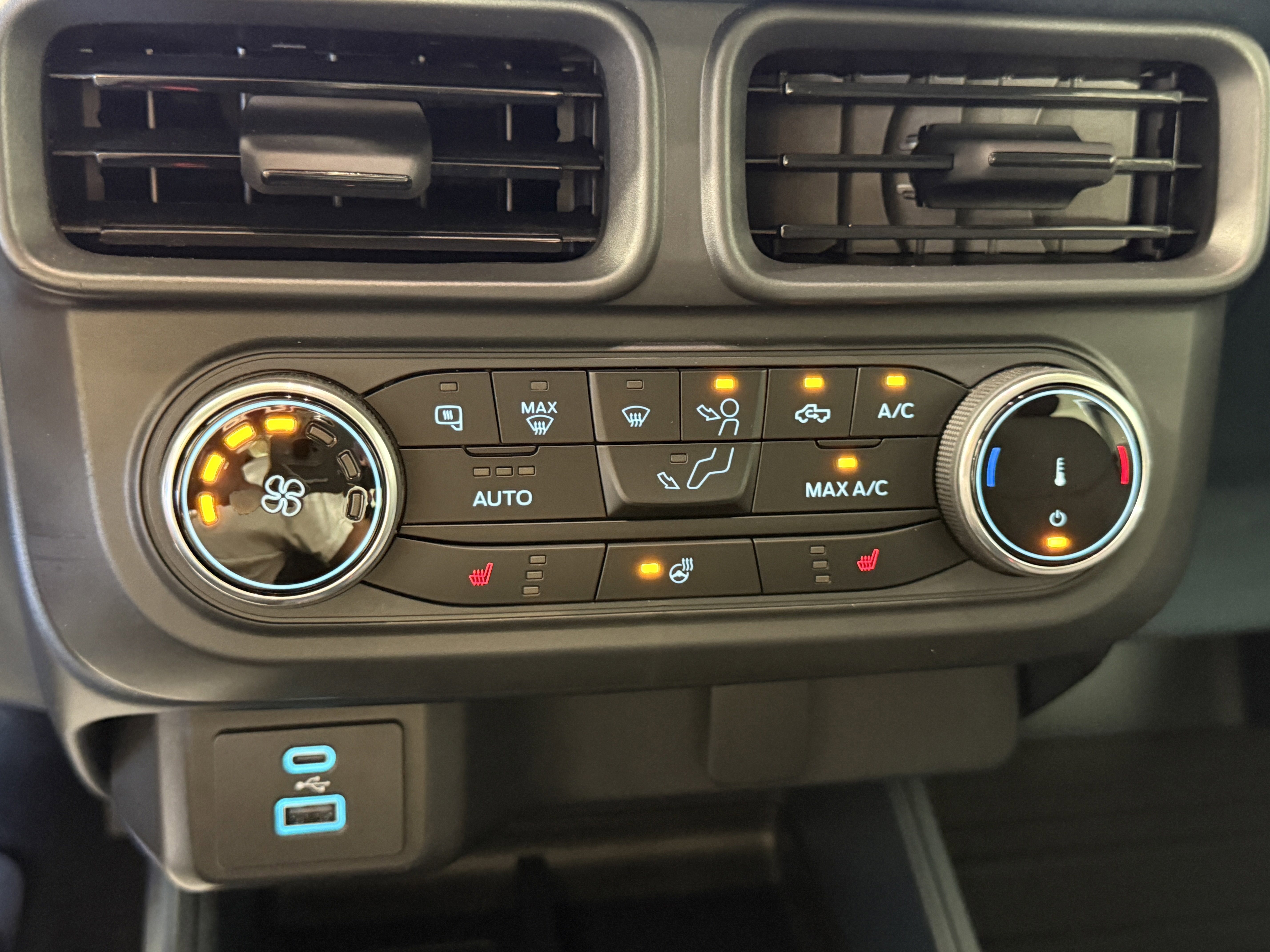 Certified 2024 Ford Maverick XLT w/ XLT Luxury Package image 22