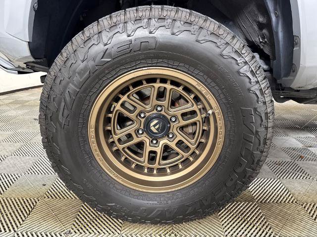 Used 2019 Toyota Tacoma TRD Sport AWD/4WD image 8