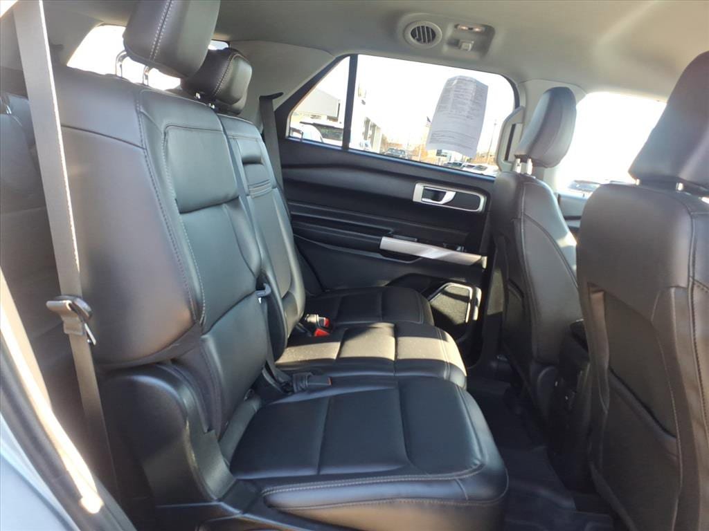 Certified 2023 Ford Explorer XLT w/ Equipment Group 202A AWD/4WD image 17