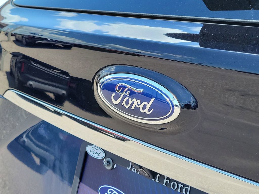 Certified 2019 Ford Edge SEL w/ Equipment Group 201A image 10