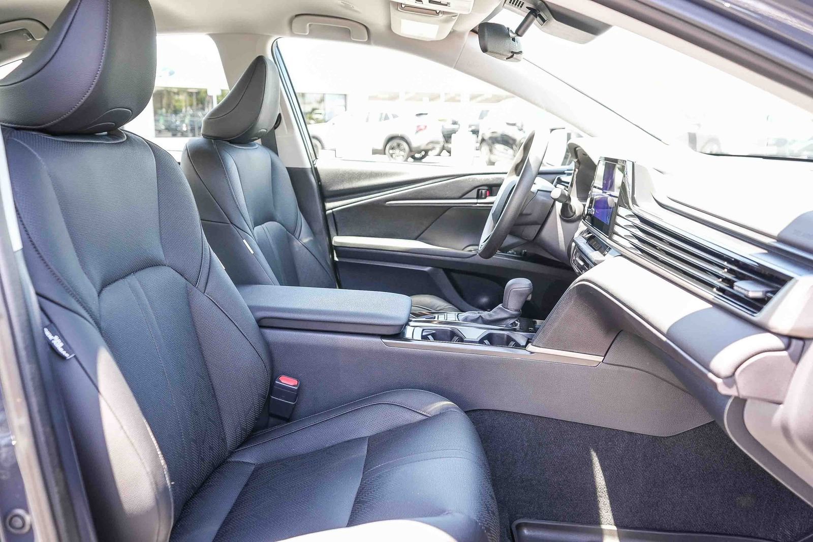 Used 2025 Toyota Camry LE FWD image 17