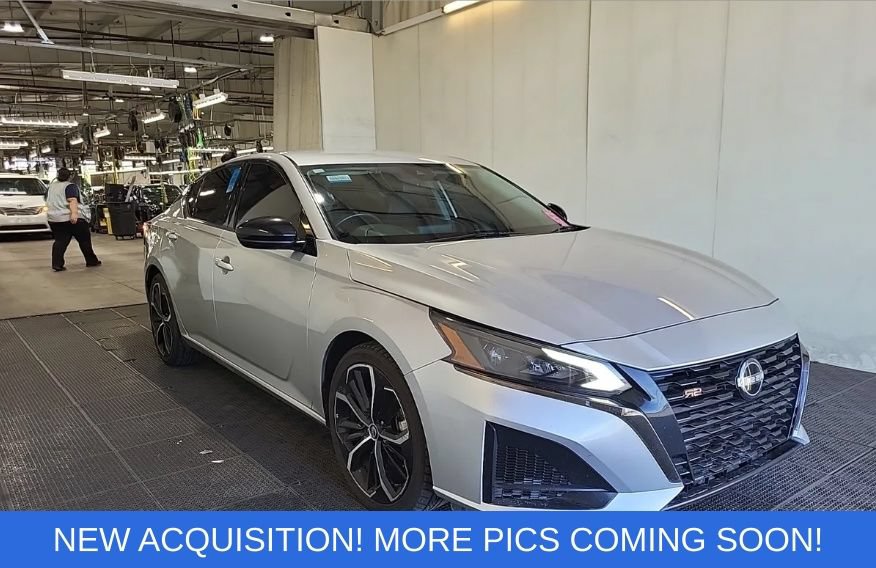 Used 2023 Nissan Altima 2.5 SR FWD image 1
