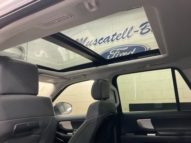 Certified 2025 Ford Expedition Active AWD/4WD image 15
