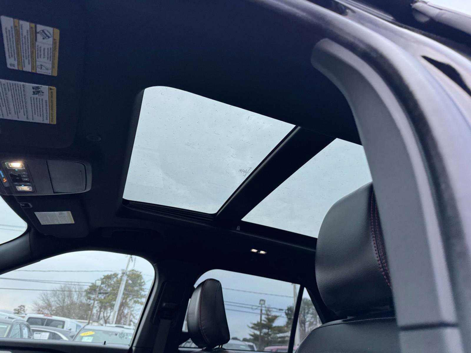 Certified 2022 Ford Explorer ST-Line w/ Class IV Trailer Tow Package image 21