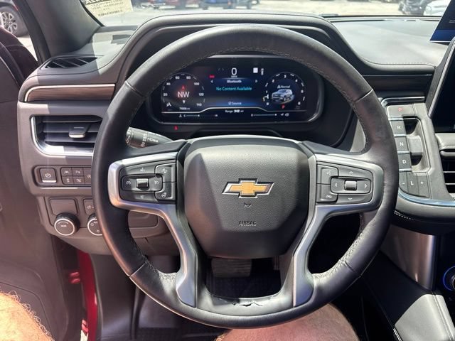 Used 2022 Chevrolet Suburban LT w/ Luxury Package RWD image 22