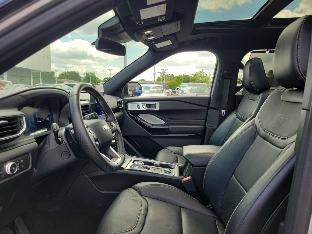 Certified 2021 Ford Explorer ST w/ Equipment Group 401A AWD/4WD image 18