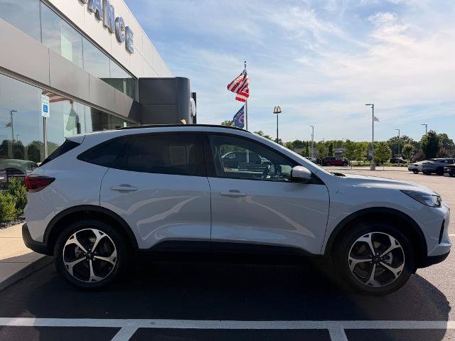 Certified 2025 Ford Escape ST-Line Select w/ Class II Trailer Tow Package AWD/4WD image 22