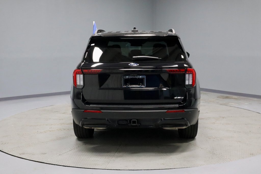 Certified 2025 Ford Explorer ST-Line w/ ST-Line Street Pack image 4