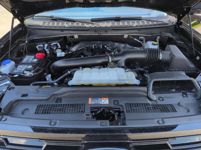 Certified 2025 Ford Expedition Platinum w/ Driver's Package AWD/4WD image 39