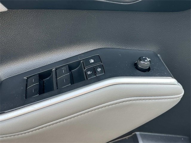 Used 2023 Toyota Highlander LE image 27