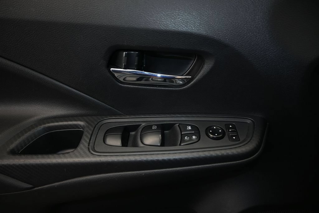 Used 2025 Nissan Versa SV FWD image 21