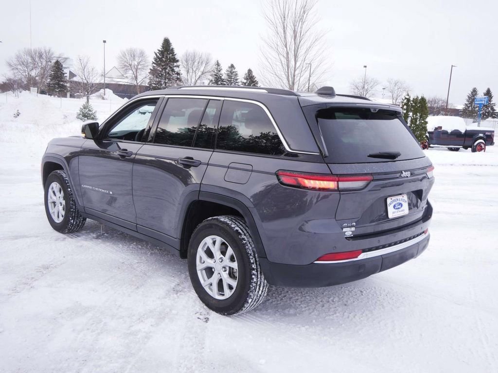 Used 2024 Jeep Grand Cherokee Limited w/ Luxury Tech Group II image 7
