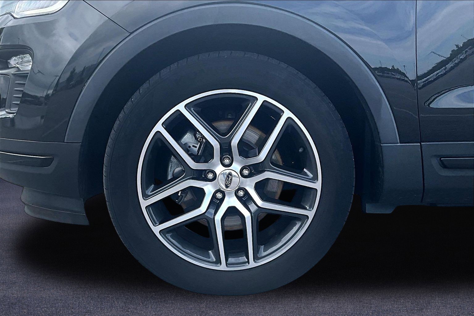 Certified 2019 Ford Explorer Sport w/ Equipment Group 401A AWD/4WD image 35