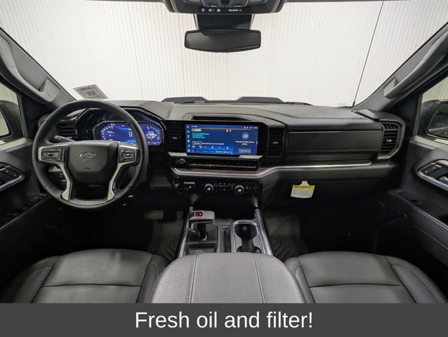 Used 2026 Chevrolet Silverado 1500 LT Trail Boss w/ Convenience Package II AWD/4WD image 2